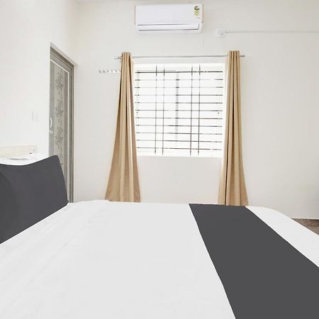 Hotel O Sri Manjunatha Deluxe Suites Bangalore Buitenkant foto