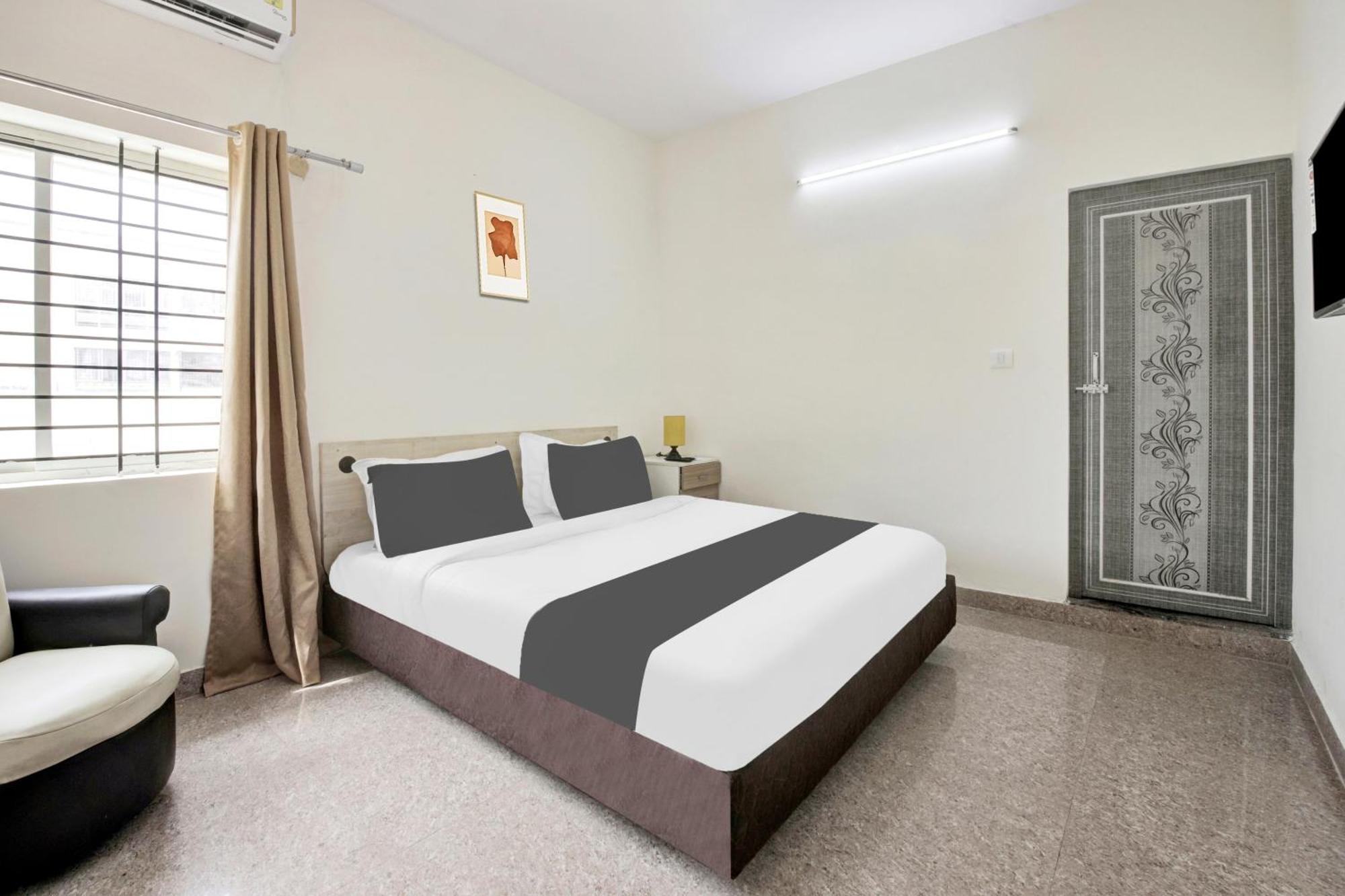 Hotel O Sri Manjunatha Deluxe Suites Bangalore Buitenkant foto