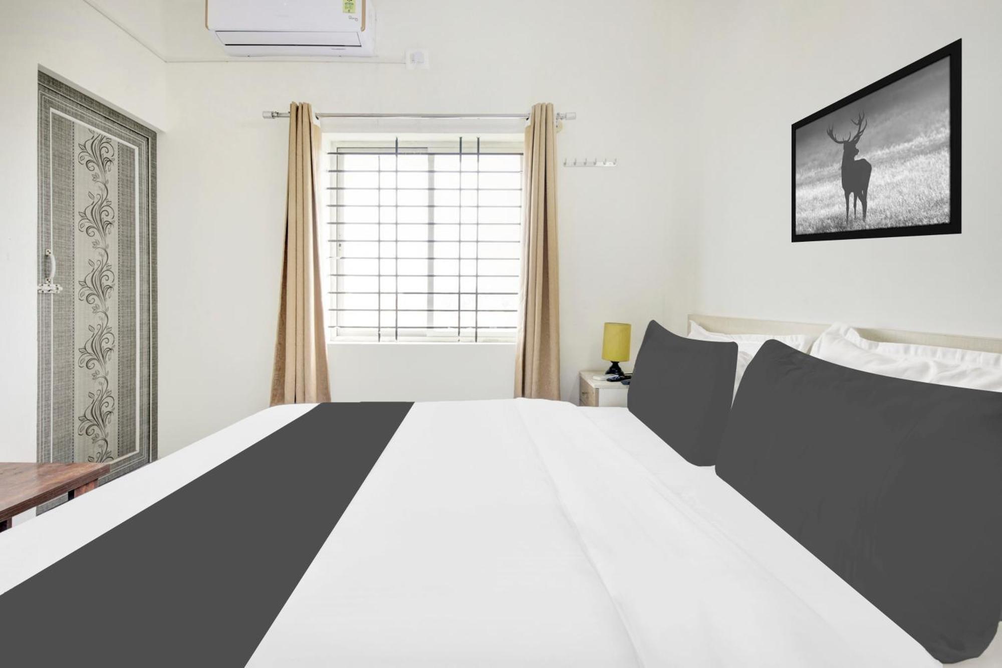Hotel O Sri Manjunatha Deluxe Suites Bangalore Buitenkant foto