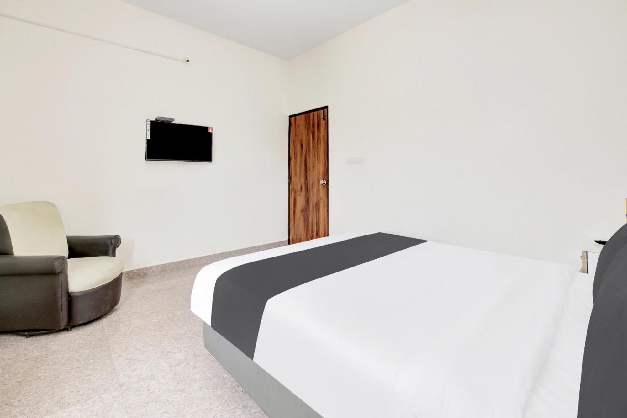 Hotel O Sri Manjunatha Deluxe Suites Bangalore Buitenkant foto