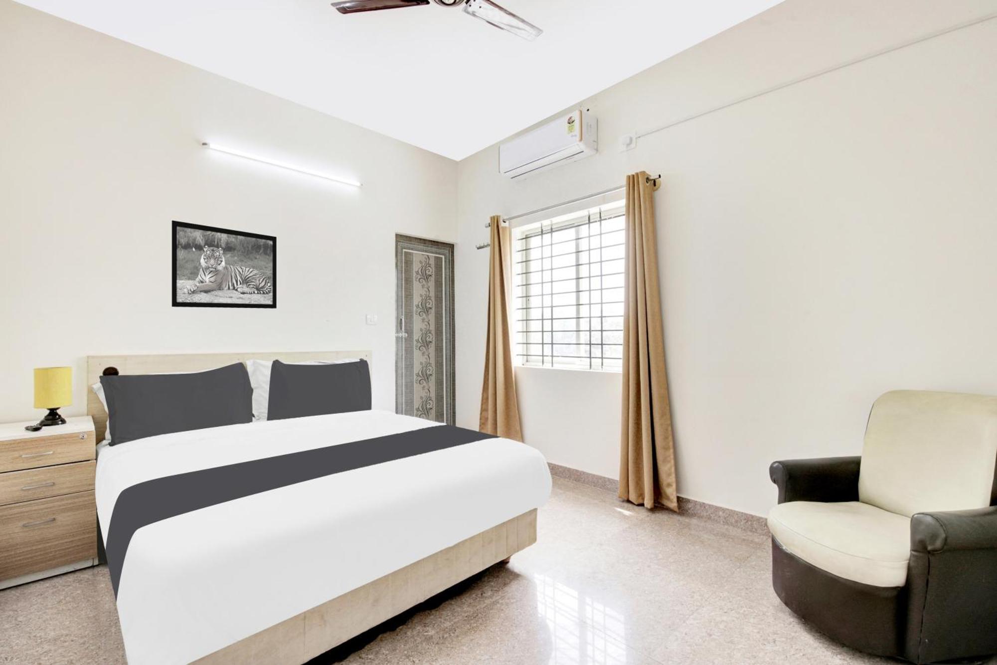 Hotel O Sri Manjunatha Deluxe Suites Bangalore Buitenkant foto