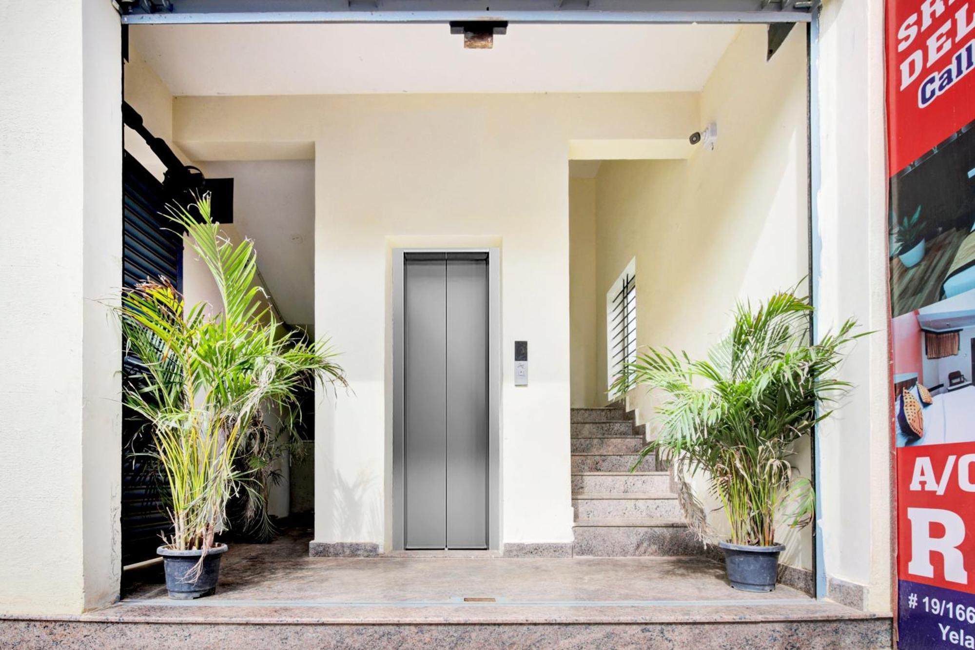 Hotel O Sri Manjunatha Deluxe Suites Bangalore Buitenkant foto